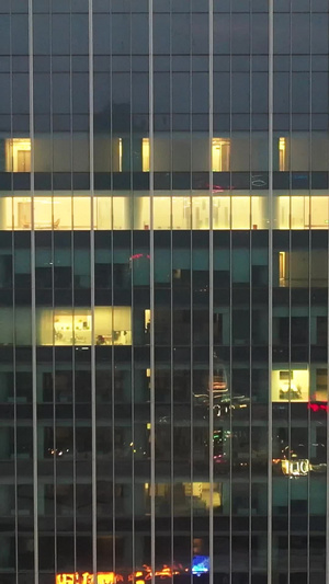 航拍城市夜晚灯火通明加班的商务建筑写字楼环境素材天际线66秒视频