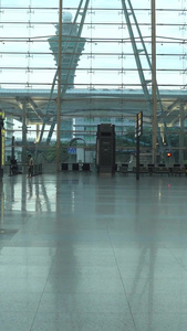 机场行李托运服务台安检白云机场视频
