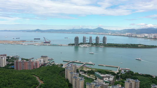 航拍海南三亚凤凰岛碧海蓝天海天一色美景视频