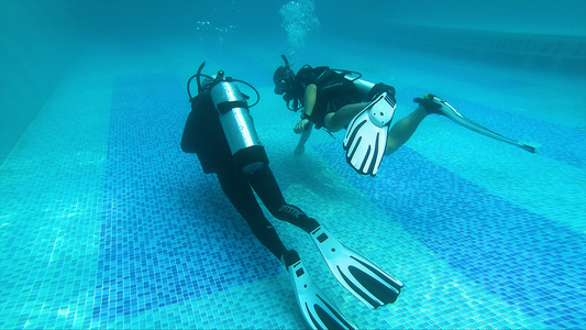 4K潜水水下练习视频