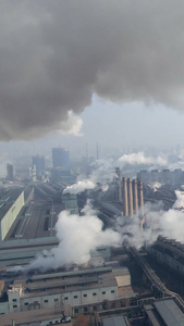 钢铁工厂烟囱排污烟雾全球变暖视频