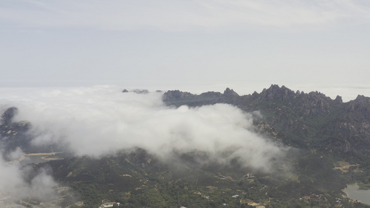 青岛大珠山风景区平流雾视频