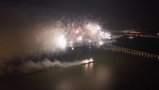 4k澳门夜景烟花灯光秀航拍视频