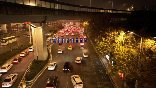 航拍城市夜景道路车流视频