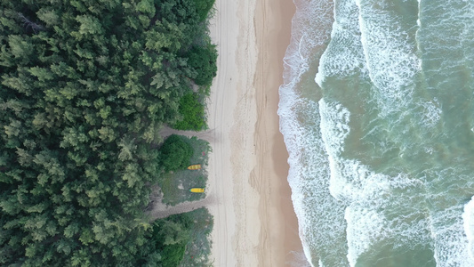 航拍海南三亚海棠湾度假酒店带及海景沙滩视频