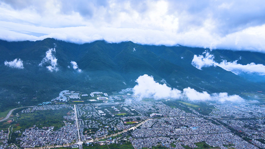 4K航拍大理苍山云雾缭绕风景视频