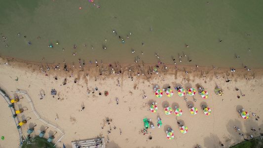 夏日风光沙滩游泳航拍 视频