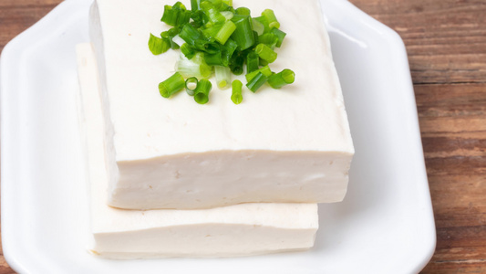 新鲜食材家常小吃豆腐豆制品4k滑轨平移视频