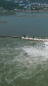 湖北长江三峡葛洲坝水电站竖屏航拍视频