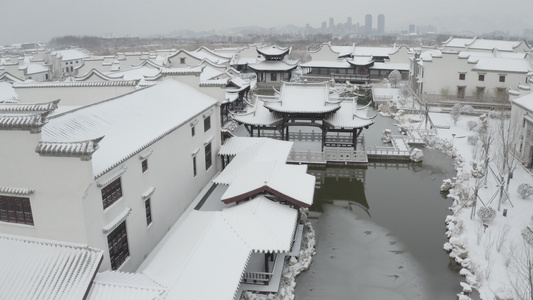 中国古典园林别院雪景视频