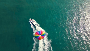 4k航拍海上极限运动拖伞55秒视频