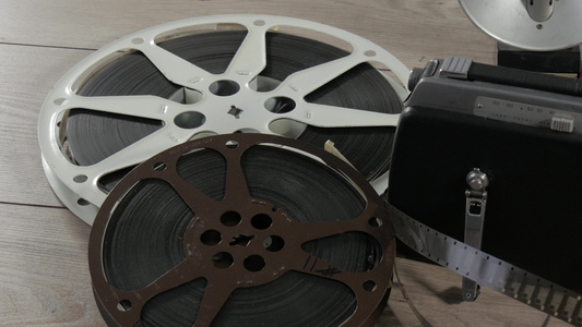 16毫米配胶卷电影的旧电影摄像头视频