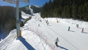 滑雪的山坡12秒视频