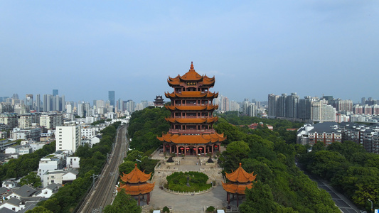 航拍风光城市武汉城市地标建筑黄鹤楼旅游人文景点素材视频