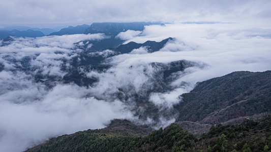 8K震撼山峰云海流瀑自然风光航拍延时视频