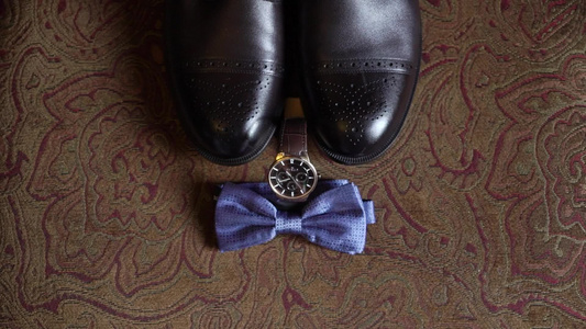 领结或领领带手表皮鞋和手表视频