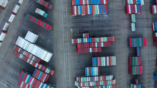 4K垂直航拍码头港口集装箱视频素材视频