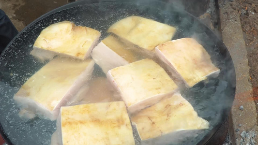 湖南特色美食酥肉制作过程视频