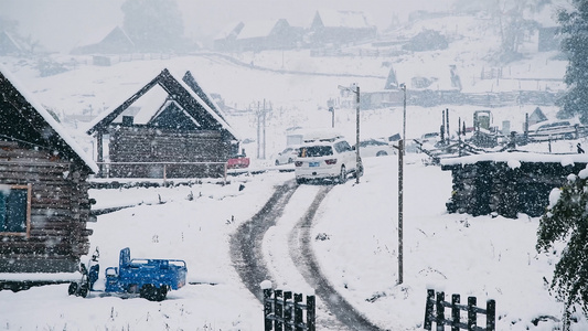 4K禾木契巴罗依村的雪景视频