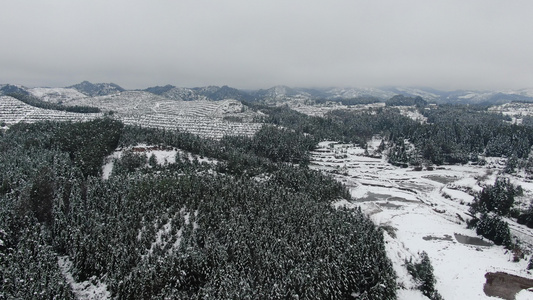 美丽乡村田园冬天雪景航拍视频