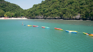 在苏梅岛旅游天堂热带度假胜地附近的安通国家海洋公园15秒视频