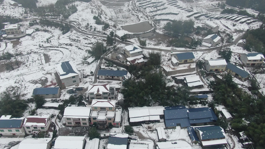 美丽乡村田园冬天雪景航拍视频