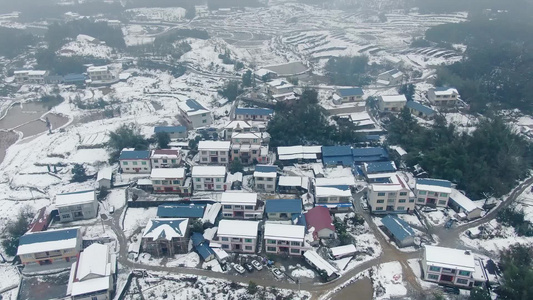 美丽乡村田园冬天雪景航拍视频