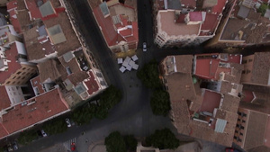 飞越西班牙瓦尔伦西亚的瑟拉诺塔15秒视频