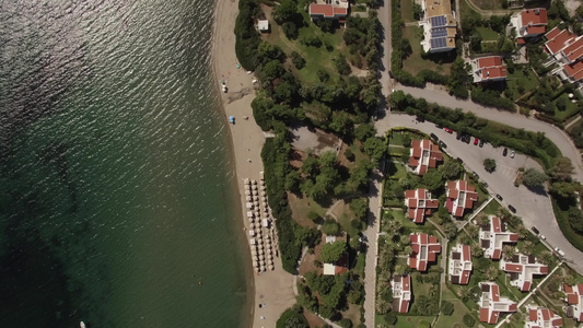 度假镇空中射击海边有小屋的度假村格雷西视频