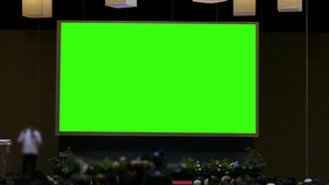在会议厅会议室会议室的舞台上放映绿灯屏幕商业活动14秒视频