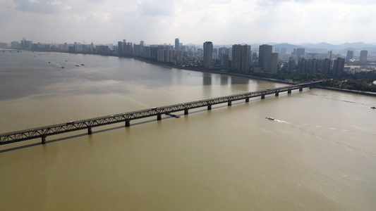 4K航拍杭州钱塘江大桥视频