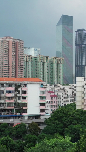 高清航拍广州台风暴雨来临前珠江新城CBD建筑群62秒视频