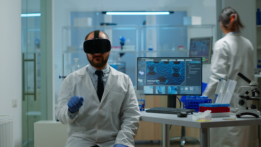 专业科学家在实验室中使用医学传承视频