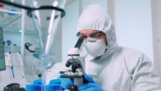 亚比西研究DNA的生物技术科学科学家视频
