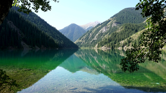 哥尔赛山湖的时空倒塌视频