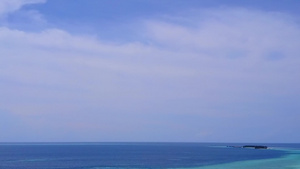 碧海蓝天沙滩小岛11秒视频