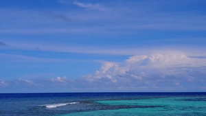 以白沙海为背景的深蓝色海平面旅游海滩生活方式在热带海洋9秒视频