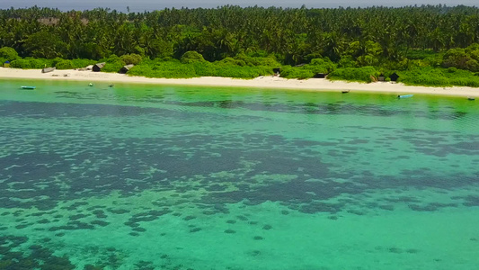 豪华环礁湖海滩以白沙背景的蓝海冲浪旅游视频