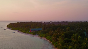 以水蓝水和白沙底为起点的海洋环礁湖海滩休息天空14秒视频