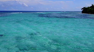 白沙背景的浅环礁湖利用无人空中驾驶飞机在伊德利克湾9秒视频