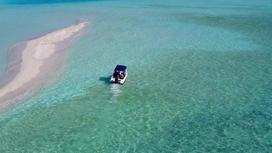 清沙背景蓝海热带海岸海滩空中无人机旅游视频