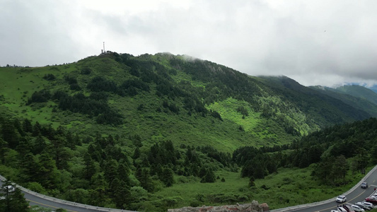 航拍高山森林自然风光视频