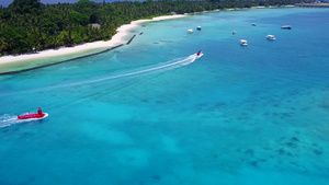 以白沙底浅海为航程的浅海空中无人驾驶飞机飞越外来度假胜地12秒视频