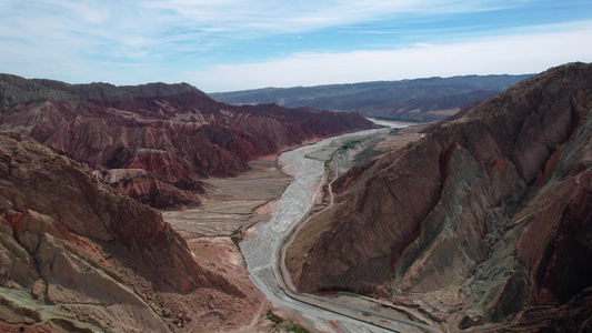 航拍5A新疆帕米尔高原景区景点红色神秘大峡谷视频[谜一样]视频