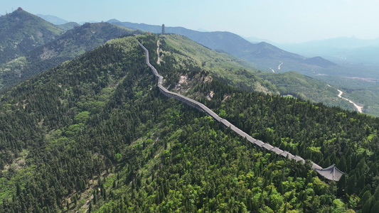 航拍山东烟台旅游5A级龙口南山景区山顶栈道4k素材视频