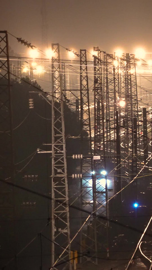 城市夜景灯光轨道交通铁轨火车高铁车站素材空镜头夜景素材57秒视频