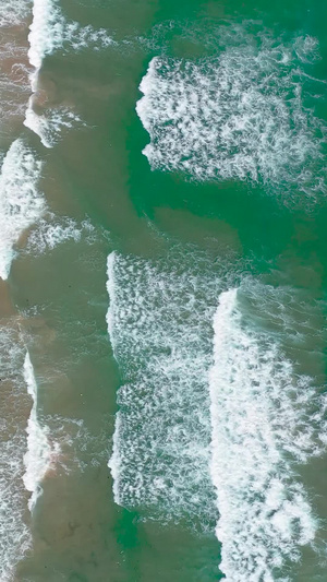 无人机俯拍三亚蔚蓝的大海度假胜地54秒视频