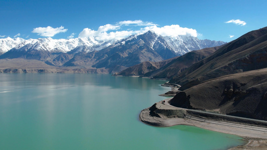航拍5A新疆帕米尔高原景区景点白沙湖风光山脉公路视频视频