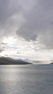 延时西藏羊卓雍措暴雨素材自然风光视频