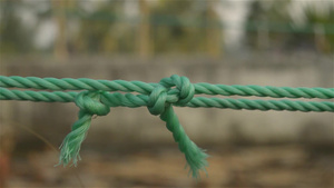 中间有两个结的绳子特写12秒视频